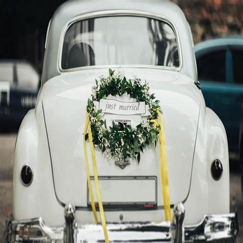 Infografika: kaip išsirinkti ir užsisakyti retro automobilį vestuvėms