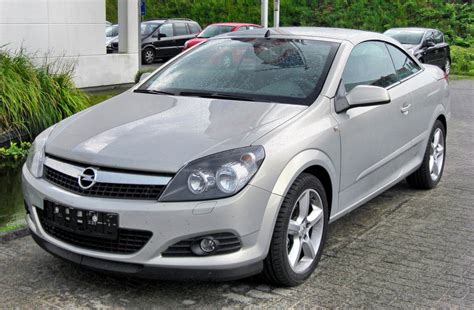 Opel Astra H automobilio bendras vaizdas
