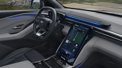 Interjero nuotrauka: erdvus Ford Explorer salonas