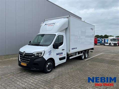 Renault Master komercinio furgono priekio ir šono nuotrauka