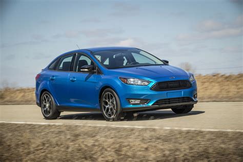 Ford Focus III Sedan (facelift 2014) eksterjero nuotrauka
