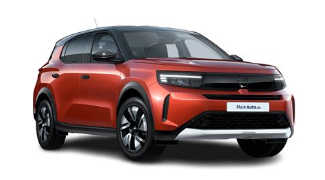 Teminė nuotrauka su abiejų kartų Opel Frontera modeliais arba naujosios Opel Frontera nuotrauka mieste