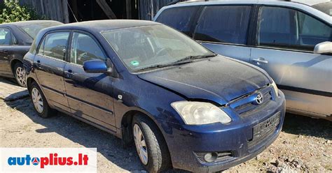 Daugiavažiavęs Toyota Corolla automobilis