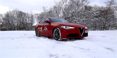 Teminė nuotrauka su Alfa Romeo 159 automobiliu