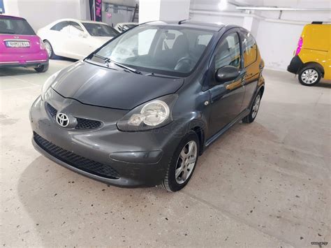 Toyota Aygo 2008 metų modelio eksterjero nuotrauka su priekiniu ir šoniniu vaizdu