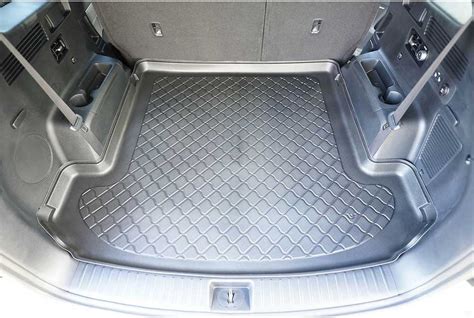 Kia Sorento bagažinės dangčio rūdijimo vieta