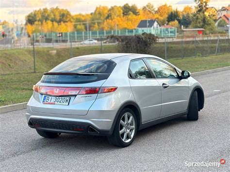 Honda Civic VIII (hečbeko) eksterjero dizaino nuotrauka