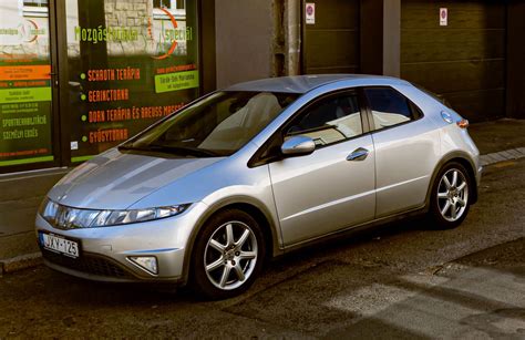 Nuotrauka, iliustruojanti akląsias zonas ir matomumą Honda Civic VIII