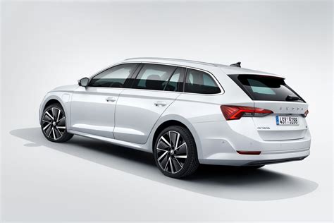 Škoda Octavia IV Combi modelio nuotrauka