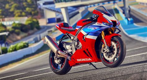 The Honda CBR1000RR Fireblade in action on a winding road, dynamic shot