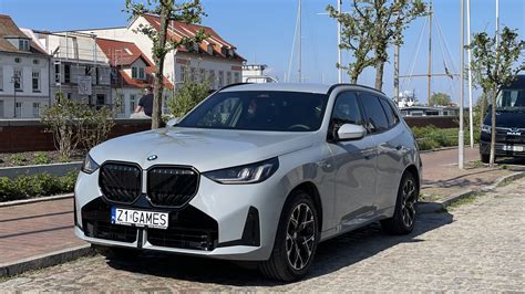 BMW X3 modernus eksterjeras, akcentuojantis jo dinamiškas linijas ir LED apšvietimą.