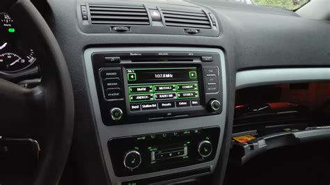 Skoda Octavia A5 salono saugiklių dėžutės vieta