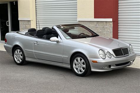 Tematinė Mercedes-Benz CLK 320 automobilio nuotrauka