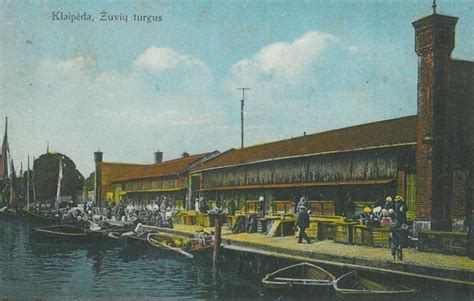 Istorinės nuotraukos, iliustruojančios ankstyvuosius raketų bandymus ir Fau-2 raketą.