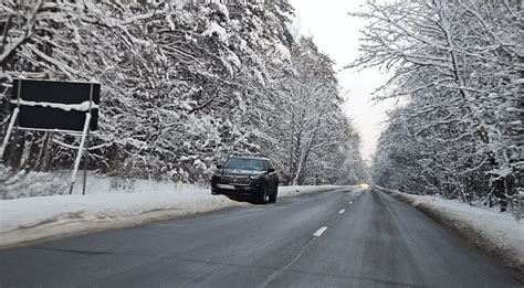 Automobilio, važiuojančio bekele, nuotrauka