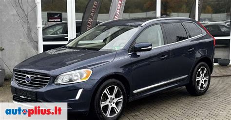 Susidūrę automobiliai Volvo XC60 ir Renault Clio Grinkiškio Tilto gatvėje