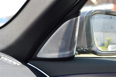 BMW gamyklinių garsiakalbių palyginimas su aukštesnės kokybės analogais