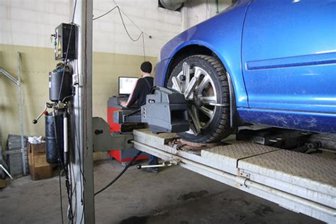 Automobilių sąvartynas, automobiliai, skirti demontavimui, atsarginių dalių šaltinis