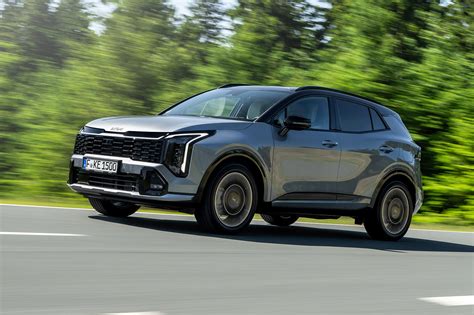 Teminė nuotrauka: Kia Sportage interjeras su lenktais ekranais