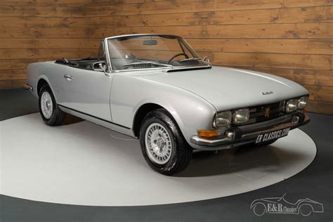 Legendinis Peugeot 504 automobilis