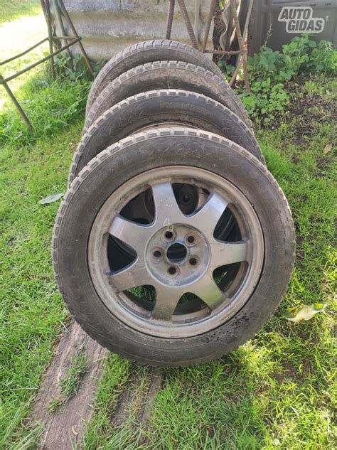 Teminė nuotrauka: lengvojo lydinio ratlankiai R16 5x112 ant automobilio