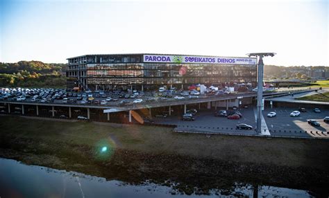 Automobilių dalių parodos statistika ir dalyvių apžvalga