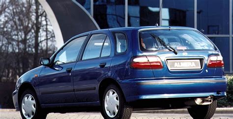 Nissan Almera 1998 salono nuotrauka