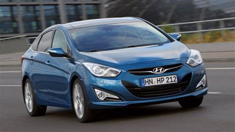 Hyundai i40 sedano interjero nuotrauka su erdvia bagažine