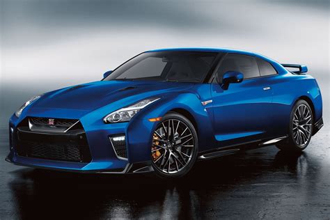 Nissan GT-R sportinio automobilio nuotrauka trasoje