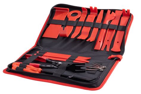 Automobilio magnetolos pajungimui reikalingų įrankių rinkinys