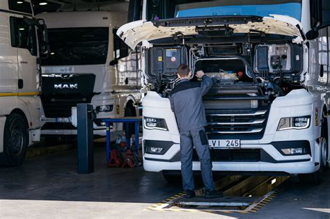 Sunkvežimio remonto darbai servise