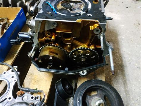 Toyota Yaris I 1.3 Blue variklio skyriaus nuotrauka