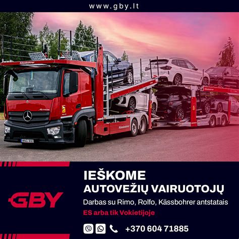 Transporto nuotrauka su autovežiu, gabenančiu automobilius
