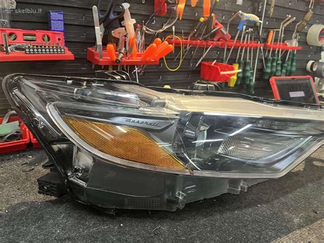 Profesionalus automobilių žibintų restauravimas ir modifikavimas.