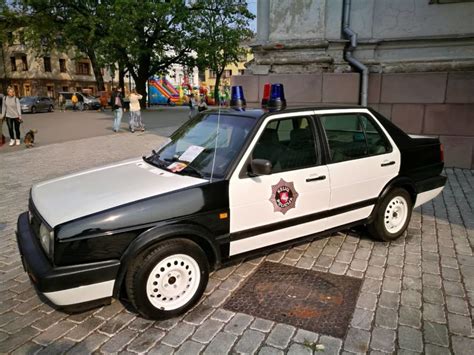 Istorinė nuotrauka: pirmieji „VW Jetta“ policijos automobiliai Lietuvoje 1990-aisiais