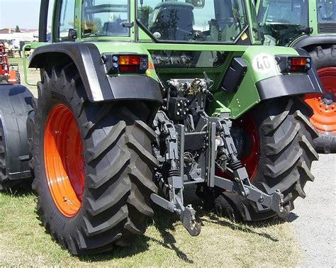 Fendt traktoriaus galas su trijų taškų padargų tvirtinimo sistema