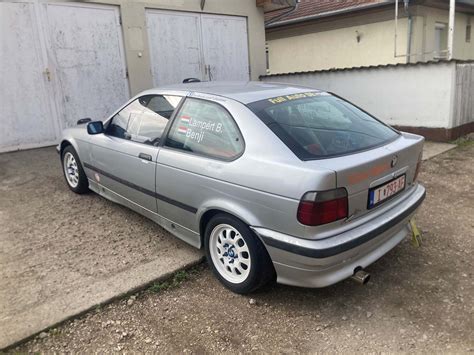 Istorinė BMW 3 serijos (E36 Compact) nuotrauka