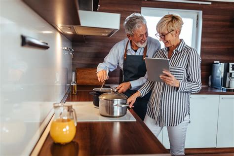 Nuotrauka, demonstruojanti įkroviklio matmenis ir svorį