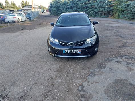 Toyota Auris (2013 m. modelis) su didele rida