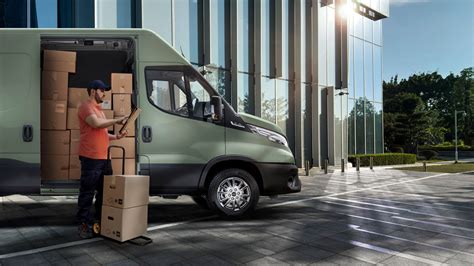 Iveco Daily kabinos interjero nuotrauka su vairuotojo sėdyne