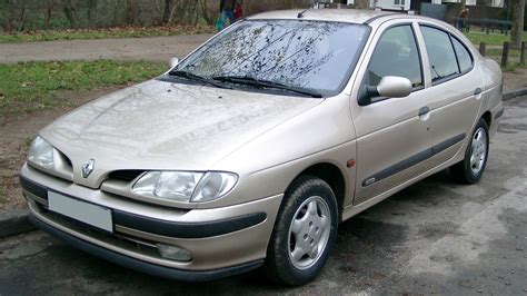 Renault Megane I (1997 m.) salono saugiklių dėžės nuotrauka