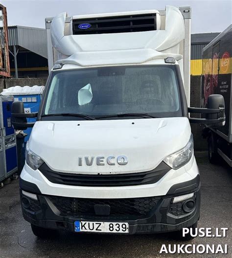 IVECO serviso centro nuotrauka su mechanikais