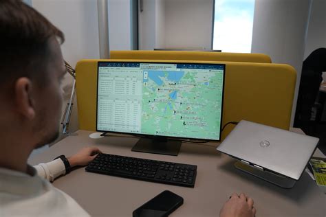 IvecoServiceUP ir Easy Guide programėlių sąsajų pavyzdžiai