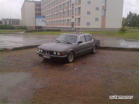 Pirmos kartos BMW 7 serijos (E23) nuotrauka