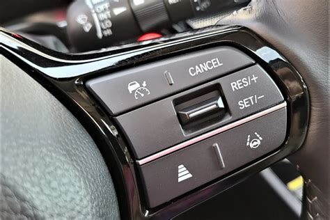 Ford Mondeo vairo nuotrauka su kruizo kontrolės mygtukais