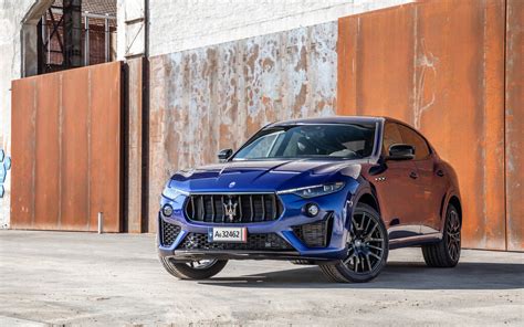 Maserati Levante istorinis eskizas ar koncepto nuotrauka