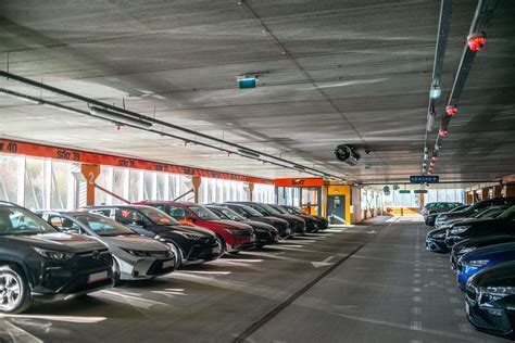 Teminis krovininio automobilio parkavimo aikštelėje nuotrauka