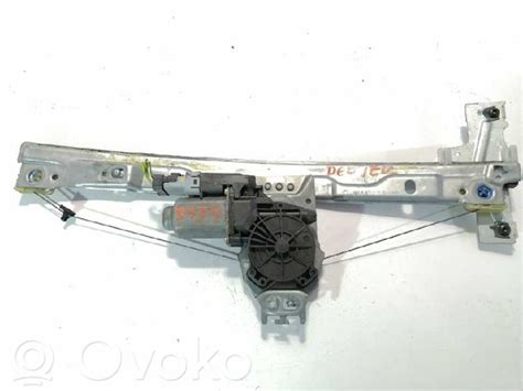 Schematinis Peugeot 207 kapoto atidarymo mechanizmo vaizdas su pažymėtais trosais