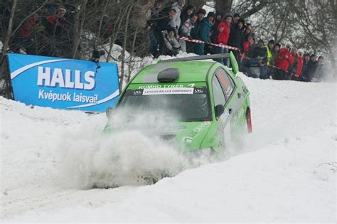 Benedikto Vanago ir Mariaus Zaikausko ekipažas „Halls Winter Rally 2011“