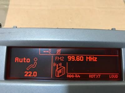 Naujas Peugeot 407 LCD ekranas pakuotėje